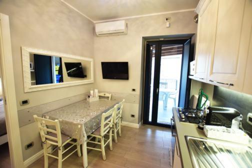 Bed and Breakfast ...Ecche Se Dorme Castelvecchio Subequo Екстер'єр фото